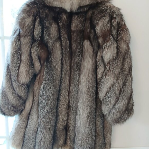 European Silver Fox Fur Coat, (Real Fur--Size Small) - Picture 2 of 5